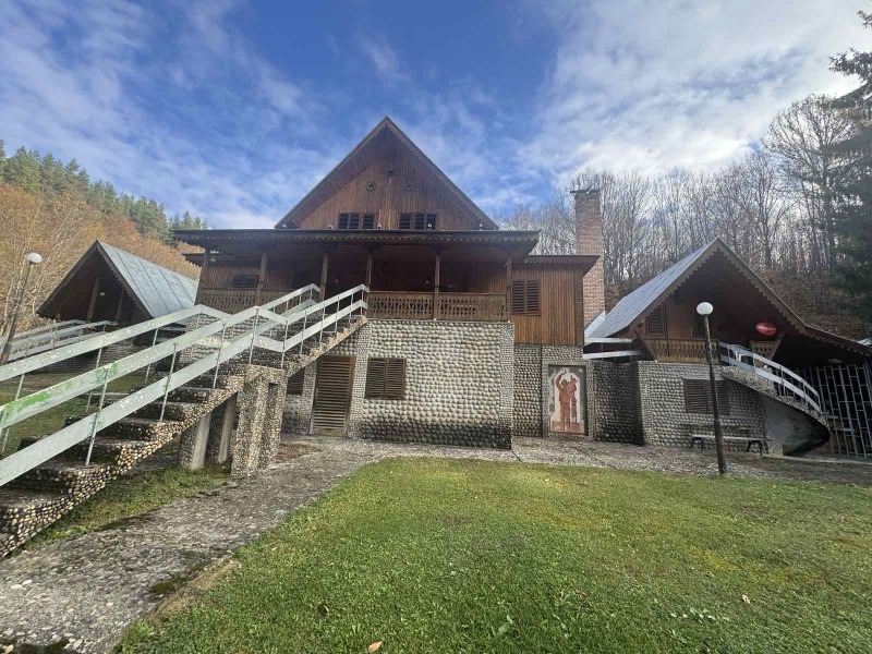 Продава КЪЩА, гр. Априлци, област Ловеч, снимка 6 - Къщи - 52330887