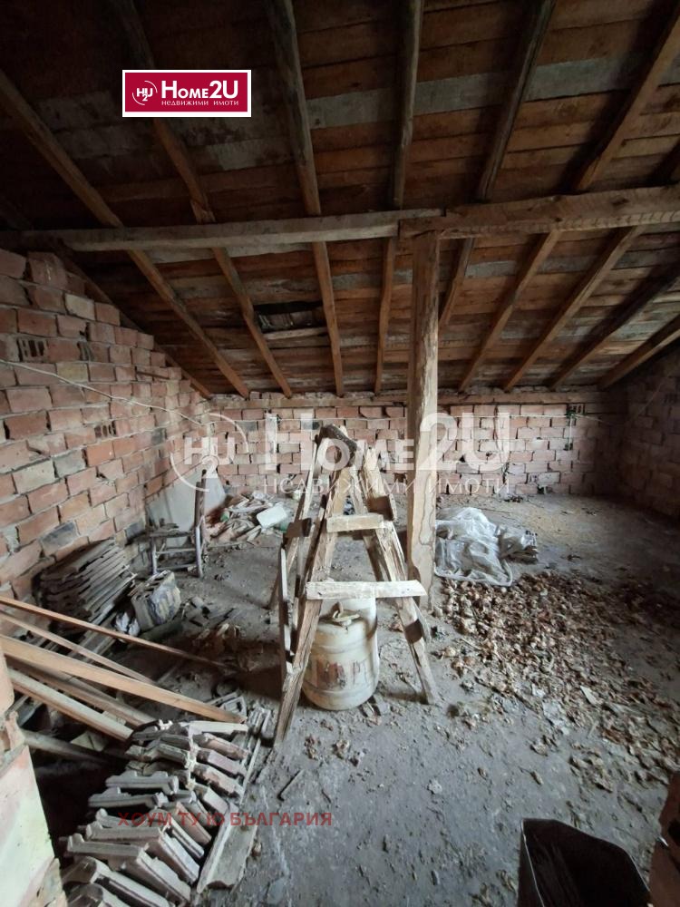 Продава КЪЩА, с. Сопица, област Перник