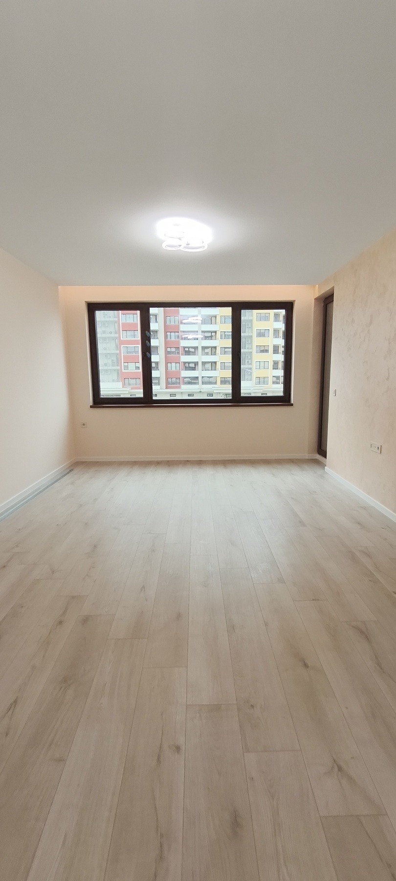 Продава 3-СТАЕН, гр. Варна, Лятно кино Тракия