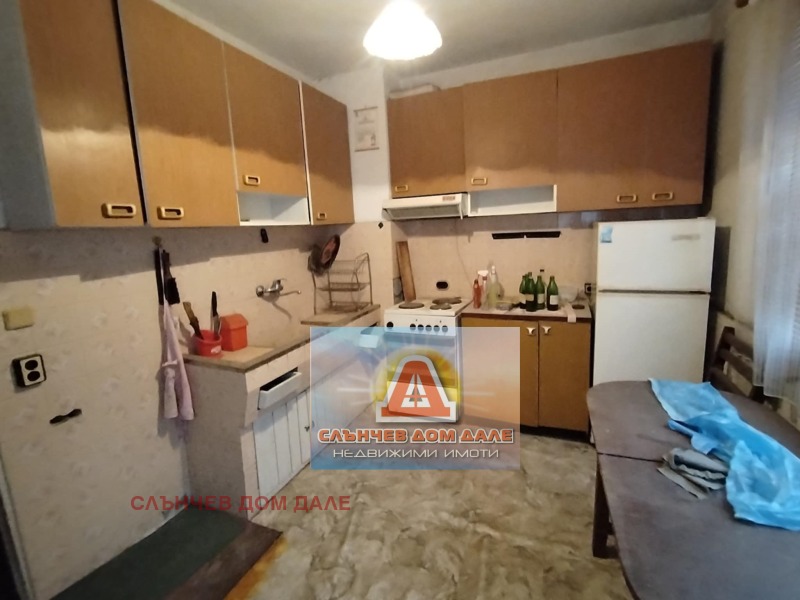 Продава 3-СТАЕН, гр. Шумен, Тракия, снимка 1 - Aпартаменти - 48100380