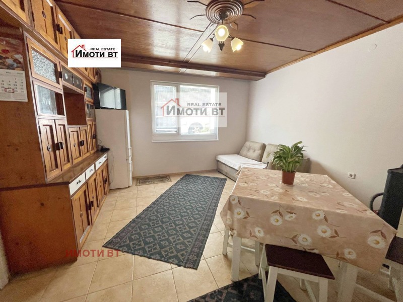 Продава МНОГОСТАЕН, гр. Велико Търново, Център, снимка 13 - Апартаменти - 46453237