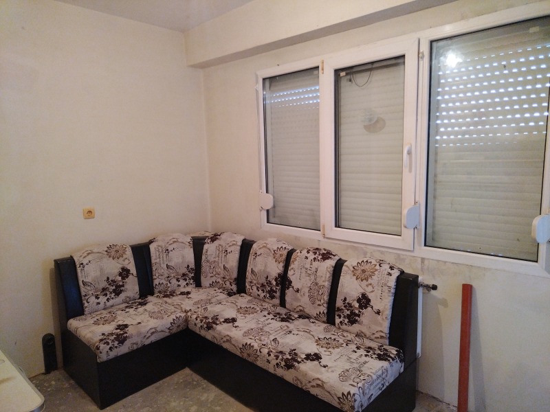 Продава  1-стаен град Перник , Тева , 49 кв.м | 54947492