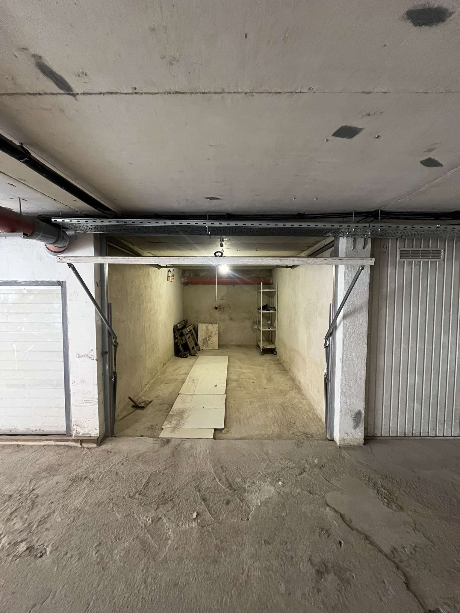 Продава ГАРАЖ, ПАРКОМЯСТО, гр. Варна, Бриз, снимка 2 - Гаражи и паркоместа - 49735239