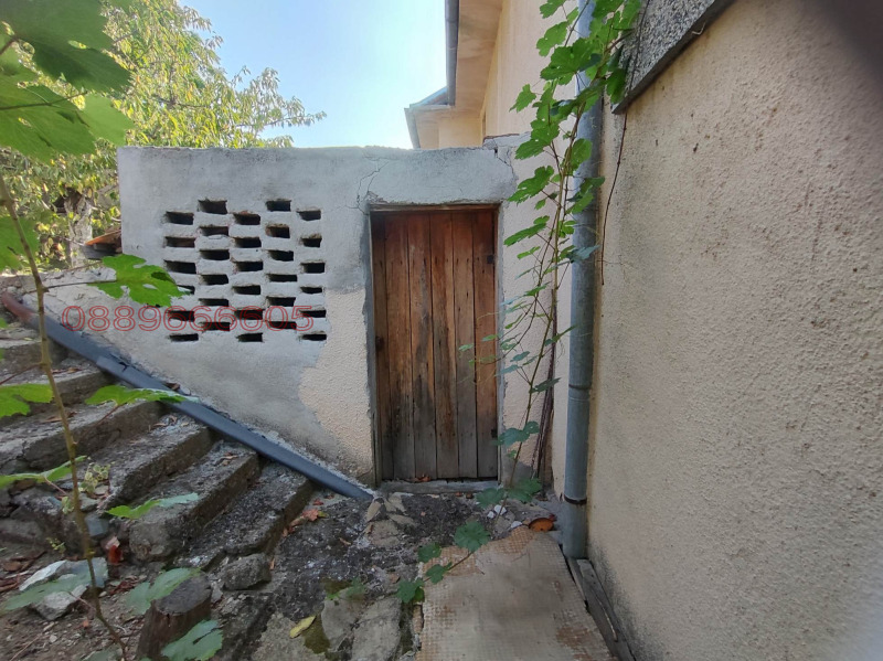 Продава ВИЛА, с. Дълбоки, област Стара Загора, снимка 13 - Вили - 52781694