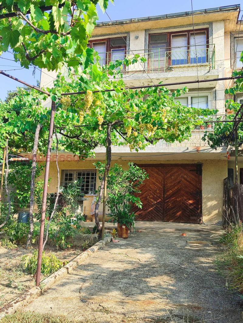 Продава ВИЛА, с. Дълбоки, област Стара Загора, снимка 4 - Вили - 52781694