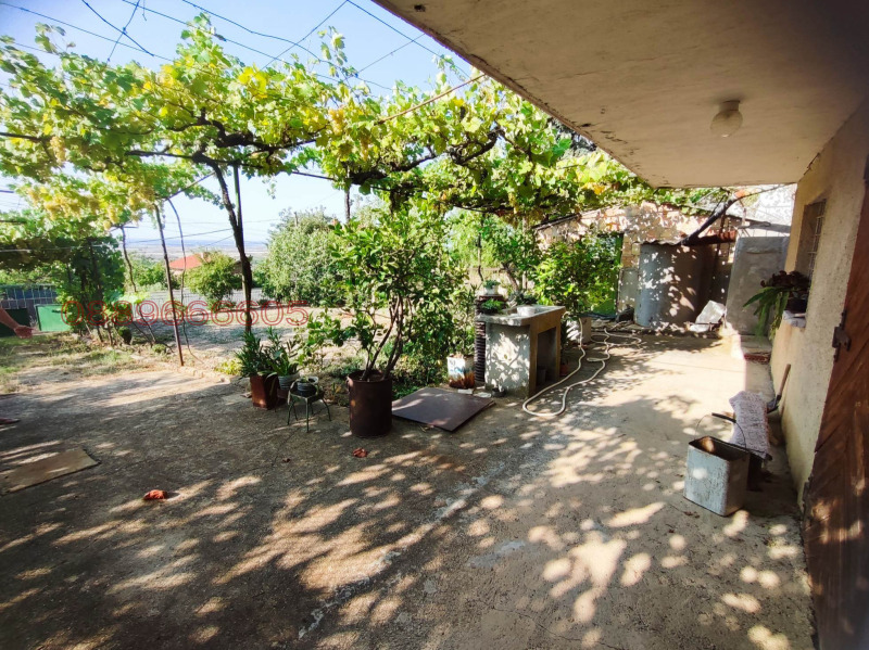 Продава ВИЛА, с. Дълбоки, област Стара Загора, снимка 8 - Вили - 52781694