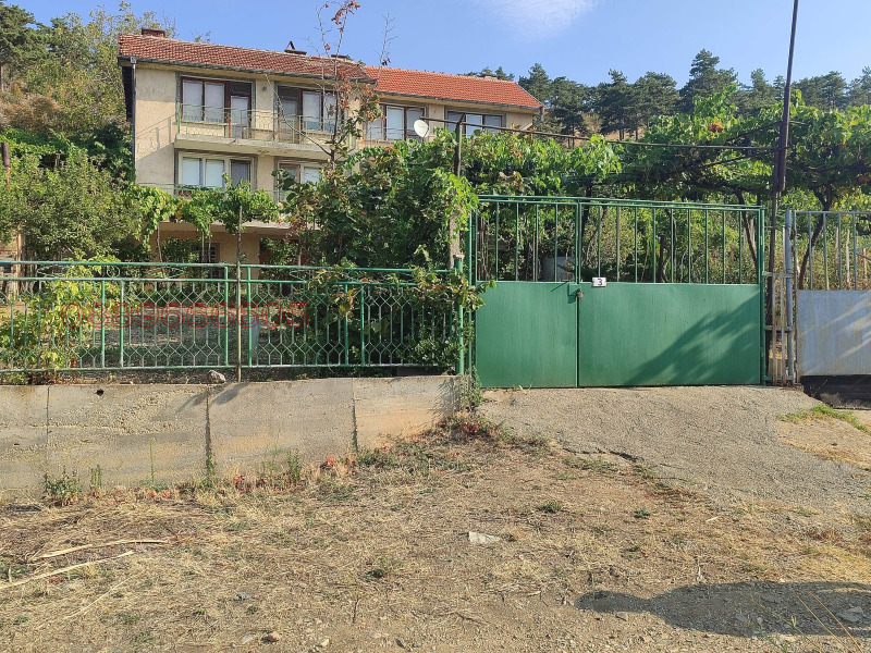 Продава ВИЛА, с. Дълбоки, област Стара Загора, снимка 3 - Вили - 52781694