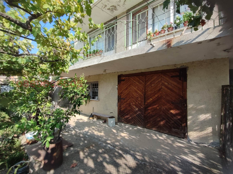 Продава ВИЛА, с. Дълбоки, област Стара Загора, снимка 7 - Вили - 52781694