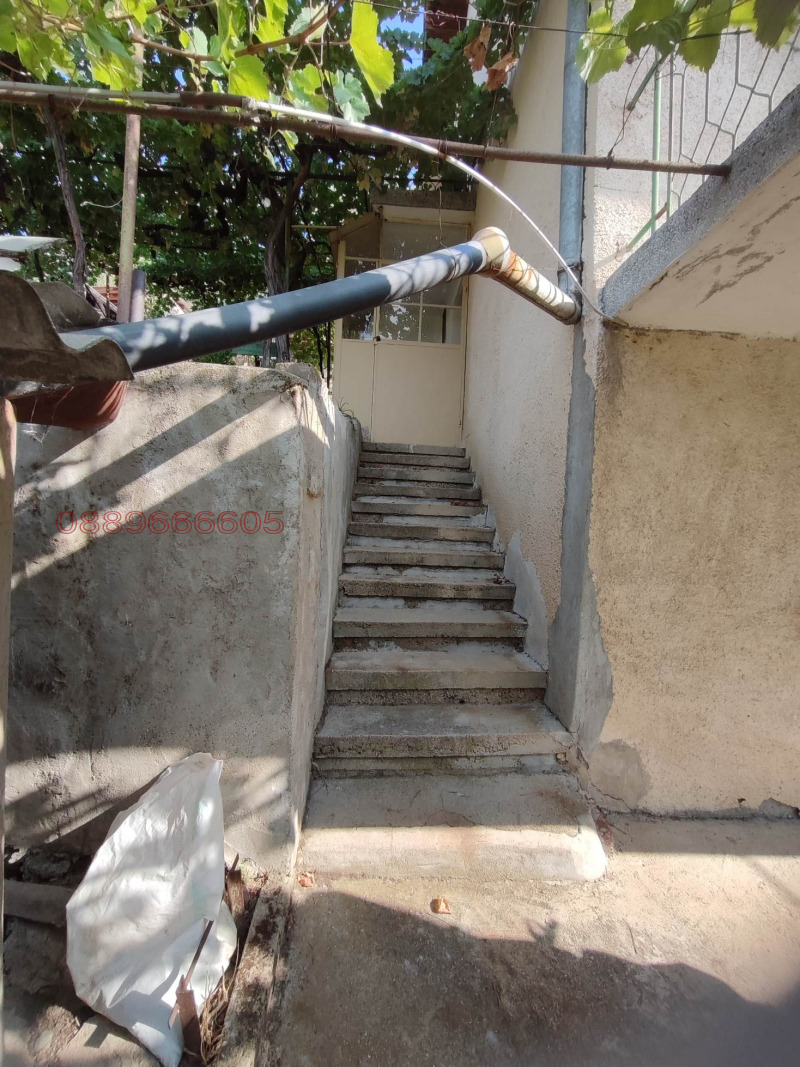 Продава ВИЛА, с. Дълбоки, област Стара Загора, снимка 9 - Вили - 52781694