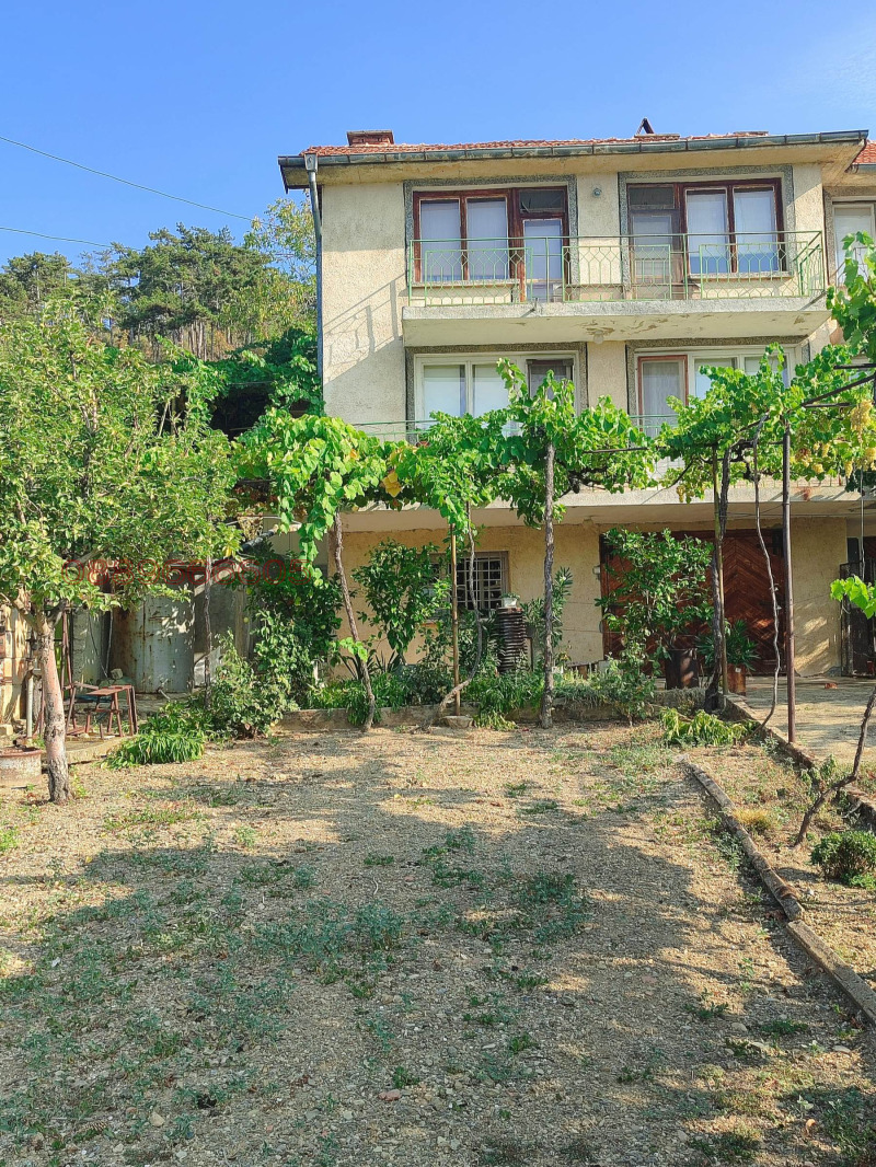 Продава ВИЛА, с. Дълбоки, област Стара Загора