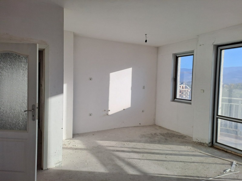 For Sale  1 bedroom Plovdiv , Yuzhen , 70 sq.m | 12362134