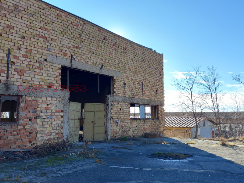 Продава ПРОМ. ПОМЕЩЕНИЕ, гр. Казанлък, област Стара Загора, снимка 11 - Производствени сгради - 52786052