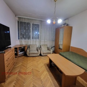 1 chambre Chirok tsentar, Rouse 4