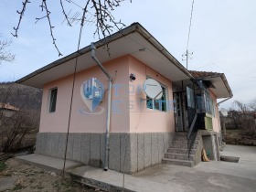 Haus Asenowo, region Weliko Tarnowo 1