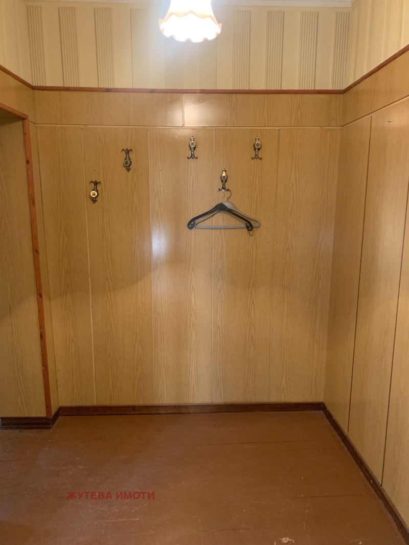 Продава ЕТАЖ ОТ КЪЩА, гр. Сопот, област Пловдив, снимка 9 - Етаж от къща - 52247300