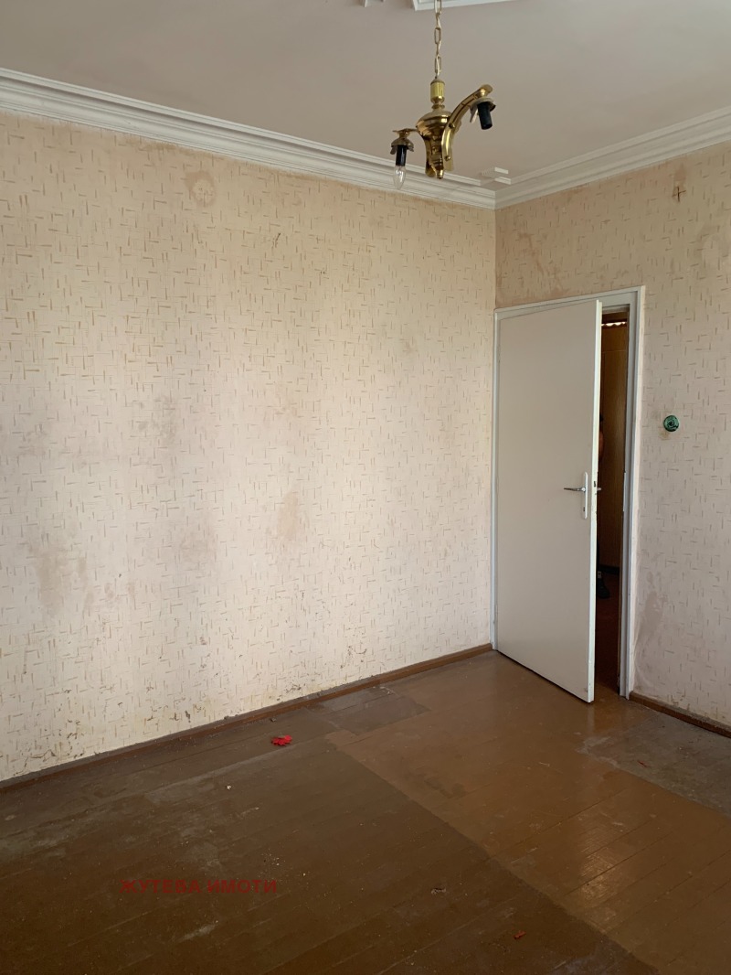 Продава ЕТАЖ ОТ КЪЩА, гр. Сопот, област Пловдив, снимка 5 - Етаж от къща - 52247300