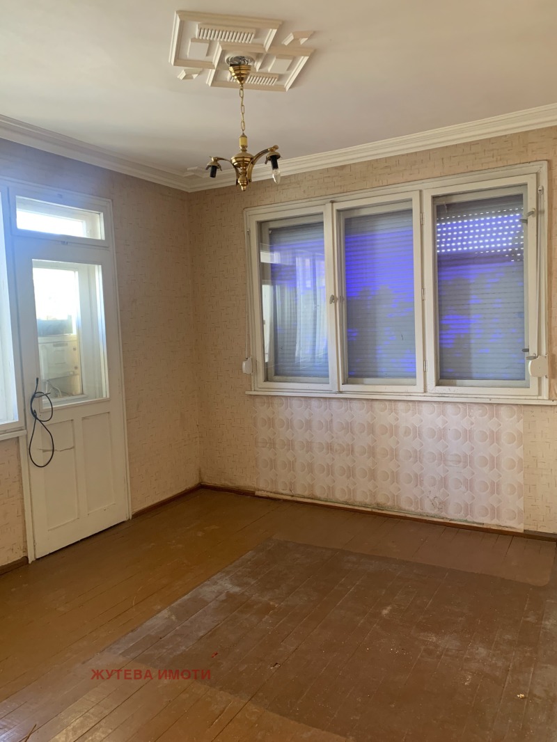 Продава ЕТАЖ ОТ КЪЩА, гр. Сопот, област Пловдив, снимка 3 - Етаж от къща - 52247300