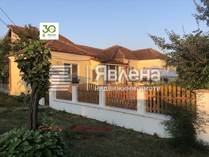 Продава КЪЩА, с. Дъбравино, област Варна, снимка 1 - Къщи - 47414097