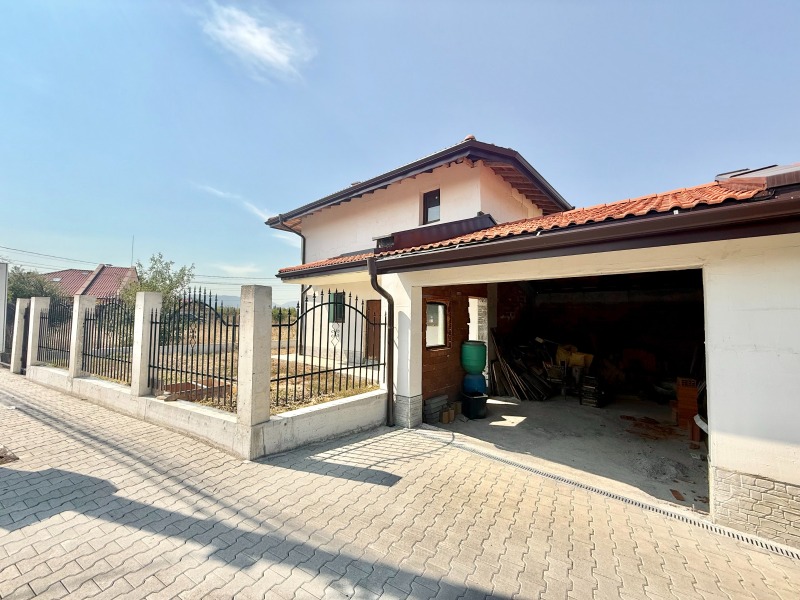 Продава  Къща град София , с. Волуяк , 198 кв.м | 44312396 - изображение [2]