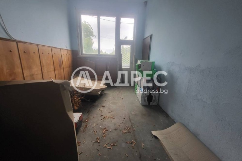 Продава СКЛАД, гр. Севлиево, област Габрово, снимка 2 - Складове - 52599354