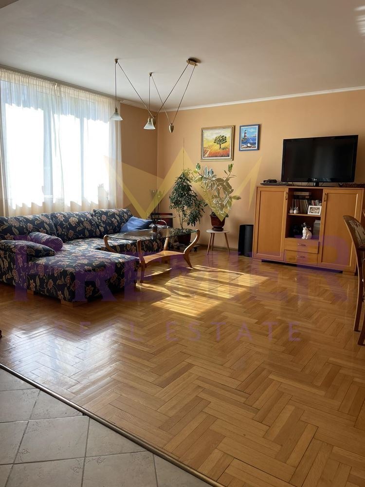 Продава 3-СТАЕН, гр. Варна, Бриз, снимка 3 - Aпартаменти - 47349674