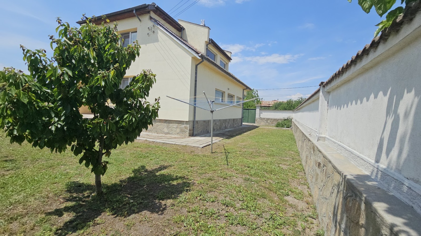 Продава КЪЩА, с. Царацово, област Пловдив, снимка 2 - Къщи - 54992691