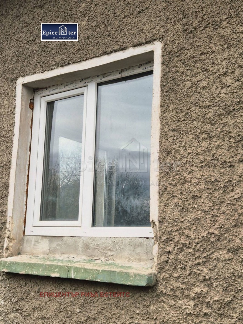 Продава КЪЩА, гр. Перник, Център