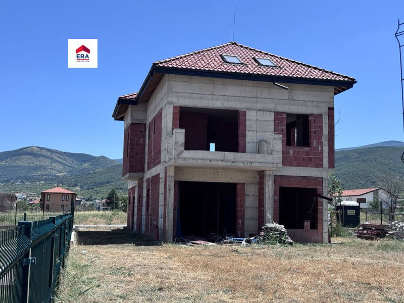 Продава КЪЩА в област Пловдив, с. Първенец - 285 кв.м / 350 000 € » 684 540.50 лв., ЕРА ВИВА ПЛОВДИВ