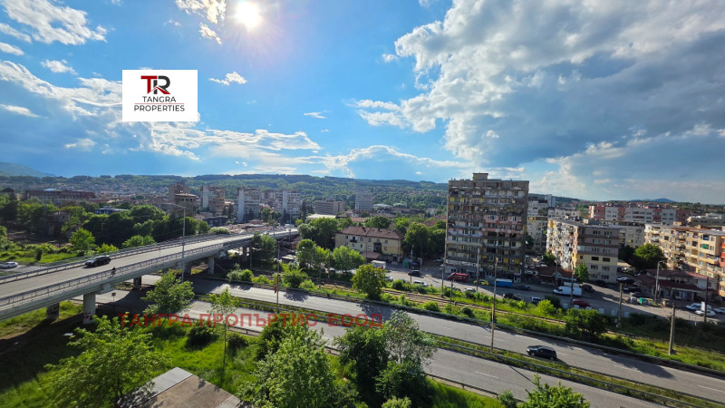 Na prodej  1 ložnice Pernik , Centar , 68 m2 | 21004062 - obraz [15]