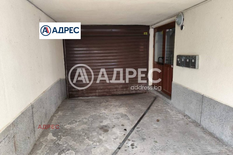 De vânzare  Garaj Varna , Țentâr , 15 mp | 89587055