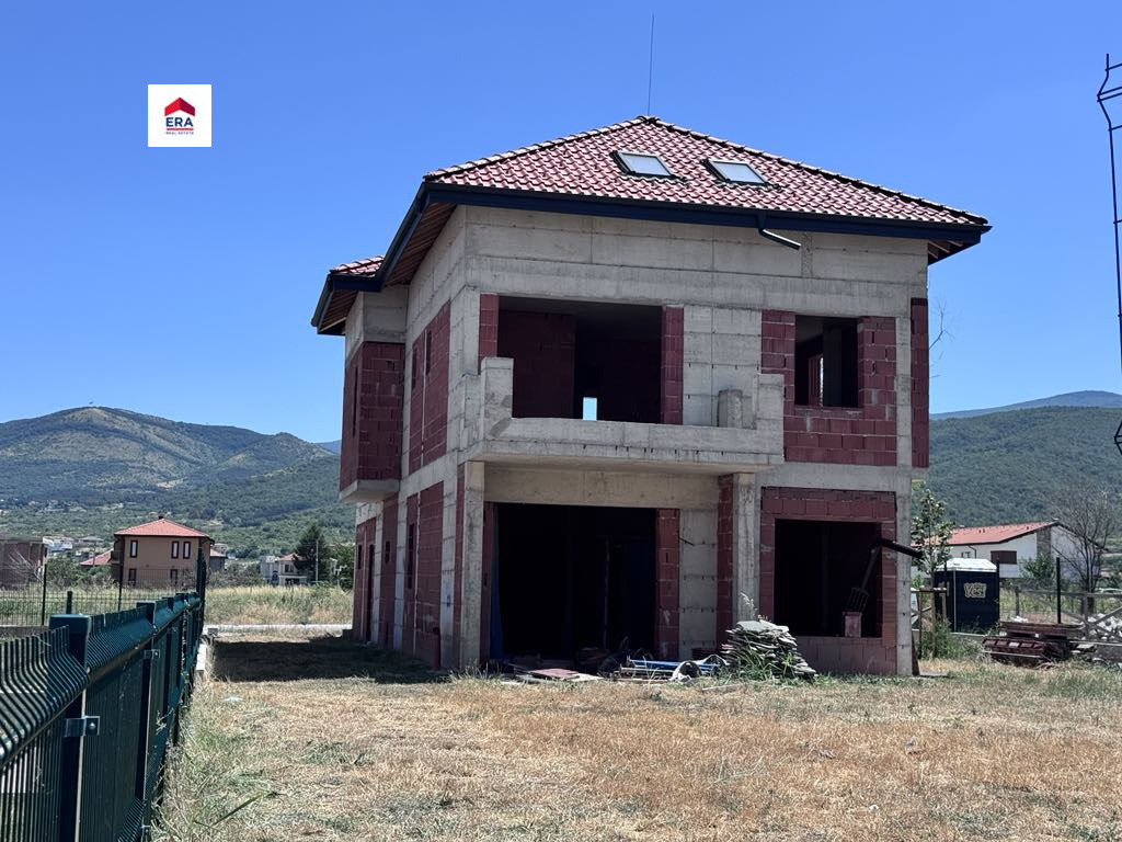 Продава КЪЩА, с. Първенец, област Пловдив