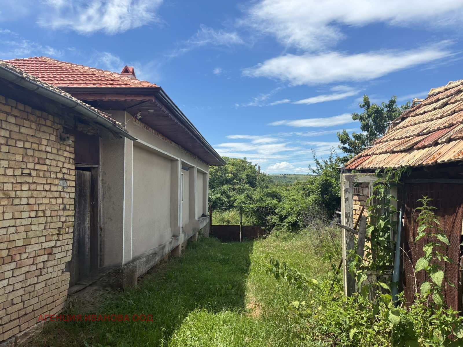 Продава КЪЩА, с. Медовина, област Търговище, снимка 5 - Къщи - 54961277