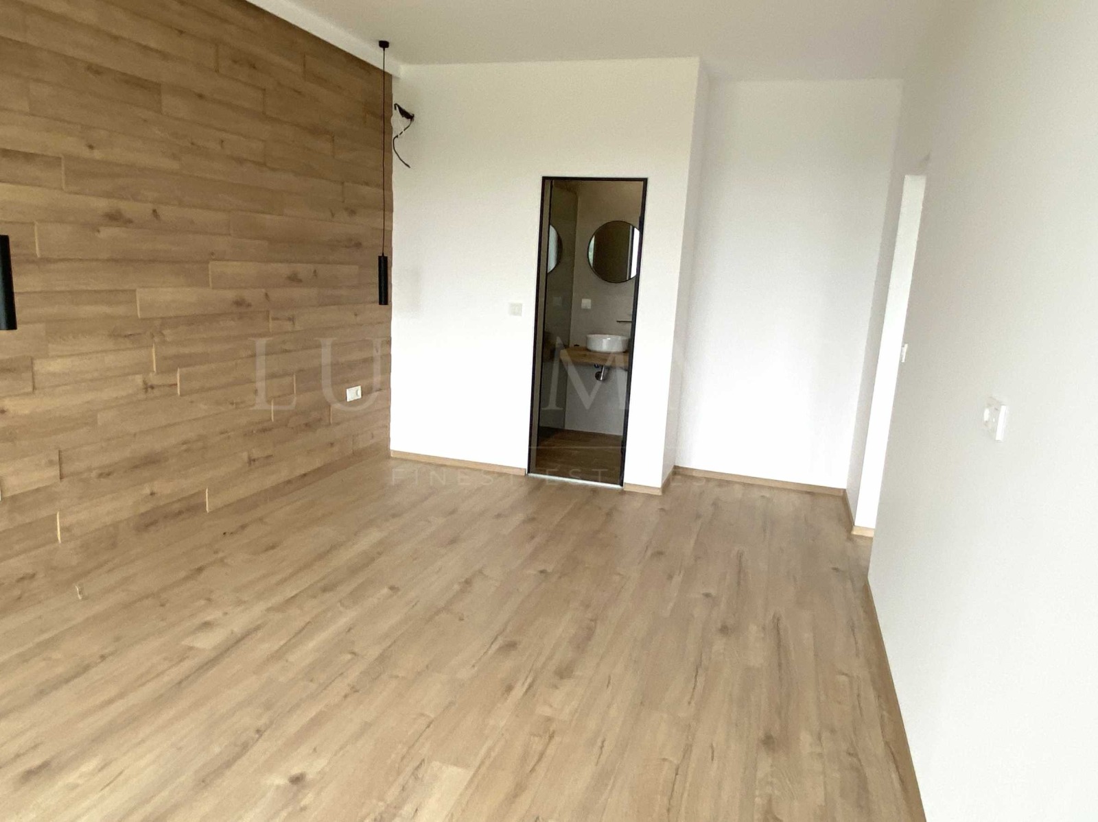 Продава КЪЩА, с. Оброчище, област Добрич, снимка 11 - Къщи - 55903383