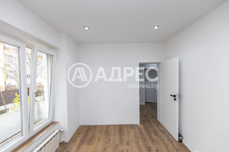 Продава 3-СТАЕН, гр. София, Хиподрума, снимка 2 - Апартаменти - 52488488