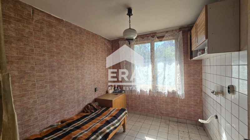 Продава КЪЩА, гр. Трън, област Перник, снимка 3 - Къщи - 55986567