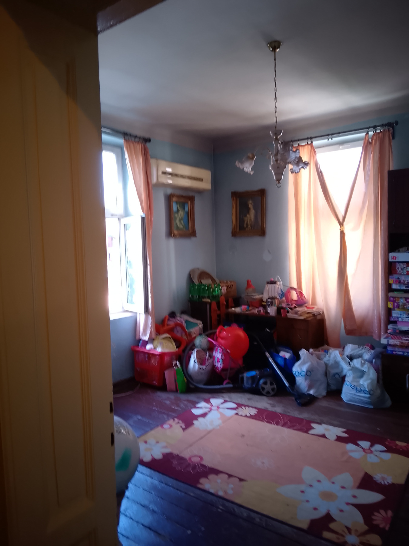 Продава ЕТАЖ ОТ КЪЩА, гр. София, Център, снимка 5 - Етаж от къща - 55847834
