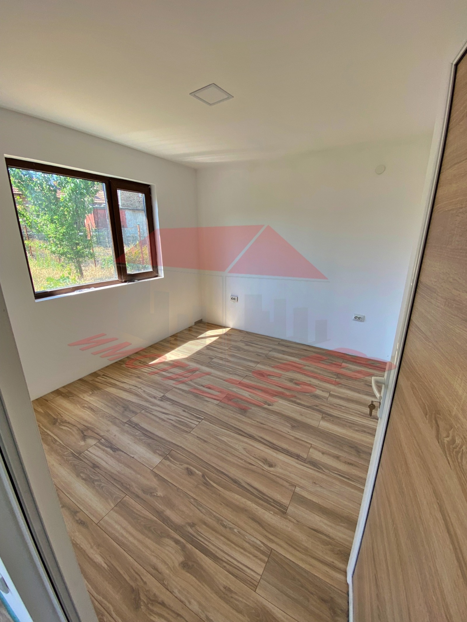 Продава КЪЩА, с. Мараш, област Шумен, снимка 3 - Къщи - 53895020