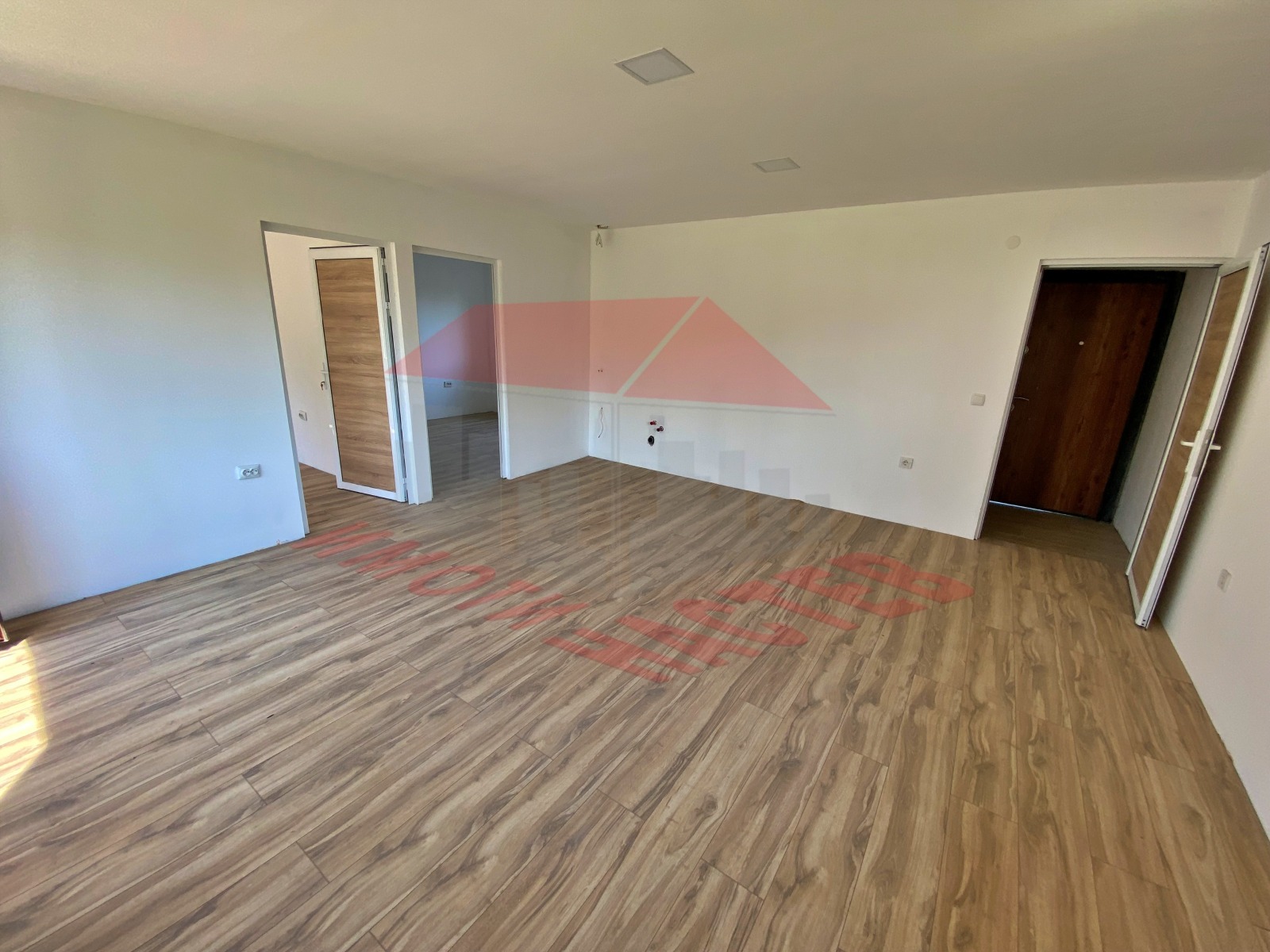 Продава КЪЩА, с. Мараш, област Шумен, снимка 2 - Къщи - 53895020