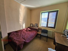 1 Schlafzimmer Zentar, Pernik 8