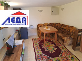 Casa m-t Strajata, Pleven 1