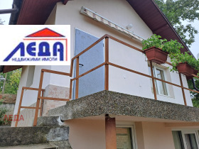 Casa m-t Strajata, Pleven 15