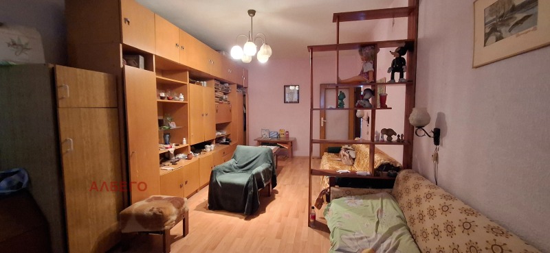 Продава  2-стаен град София , Люлин 6 , 72 кв.м | 25406143