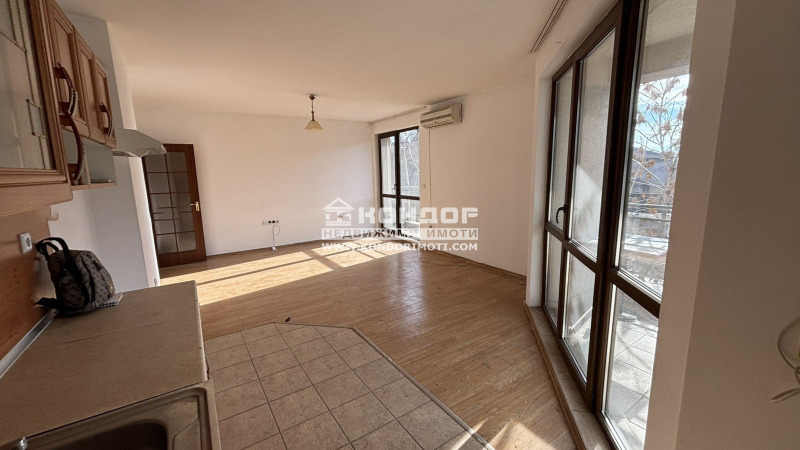 À venda  2 quartos Plovdiv , Centar , 100 m² | 28898260