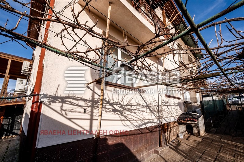 Продава ЕТАЖ ОТ КЪЩА, гр. Перник, Църква, снимка 17 - Етаж от къща - 53921066