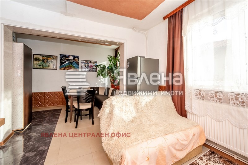 Продава ЕТАЖ ОТ КЪЩА, гр. Перник, Църква, снимка 10 - Етаж от къща - 53921066