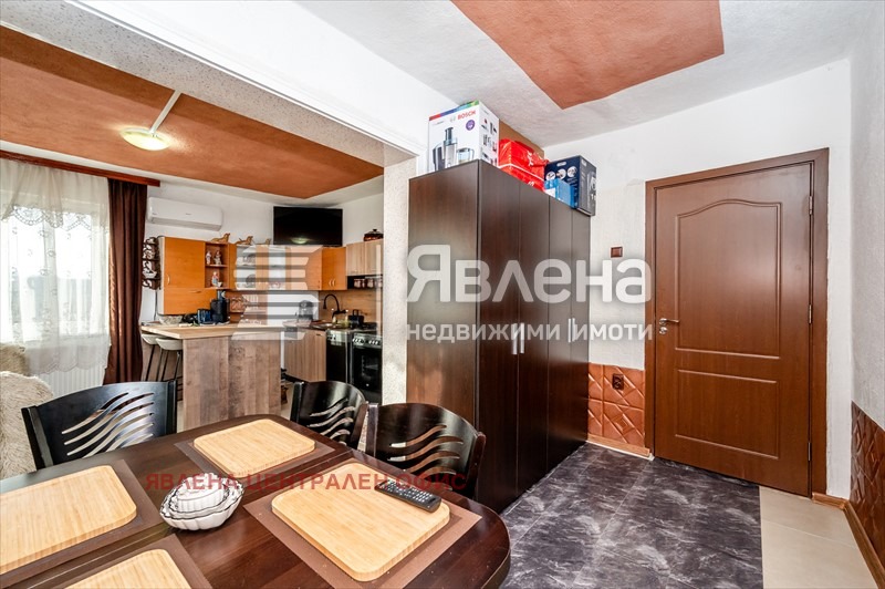 Продава ЕТАЖ ОТ КЪЩА, гр. Перник, Църква, снимка 6 - Етаж от къща - 53921066