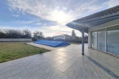 Продава КЪЩА, с. Соколово, област Добрич