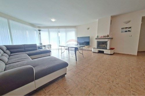 Продава КЪЩА, с. Соколово, област Добрич, снимка 4 - Къщи - 52825498