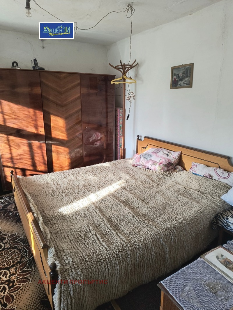 Продава КЪЩА, с. Джулюница, област Велико Търново