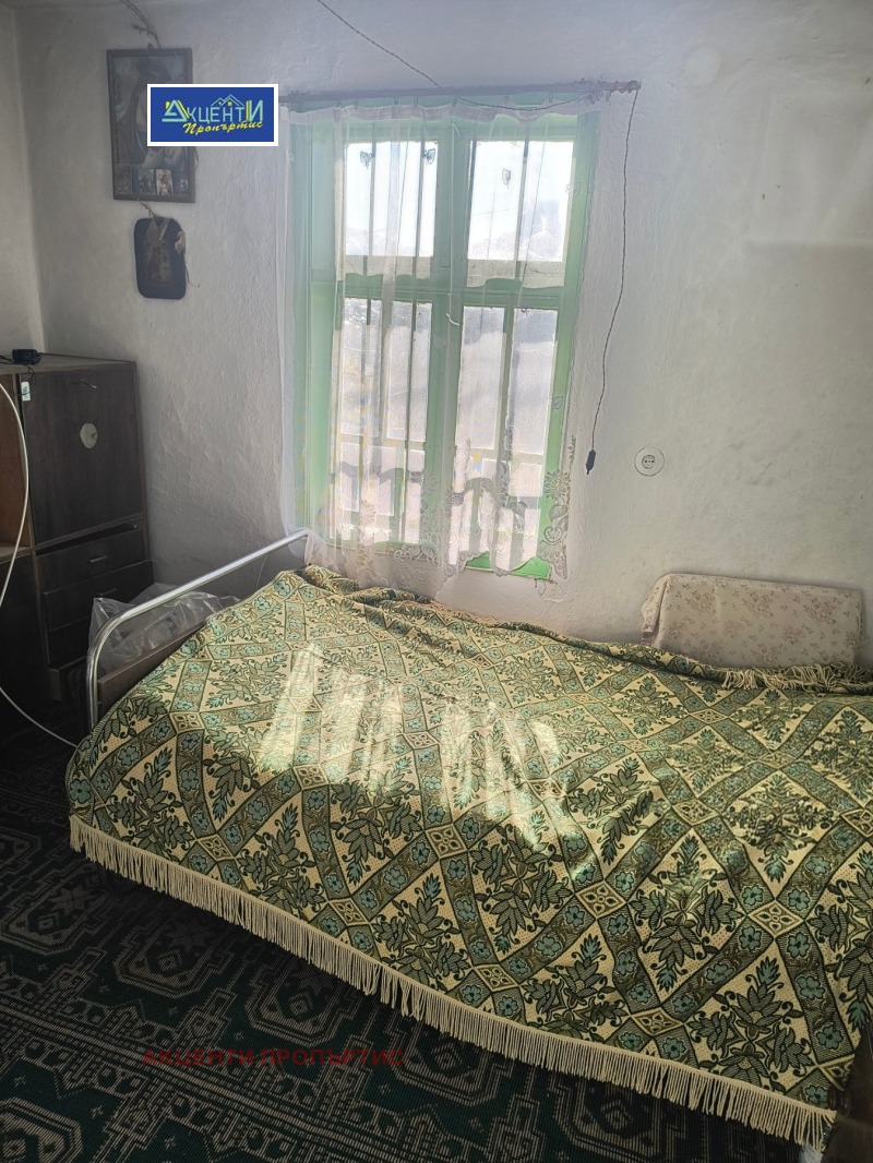 Продава КЪЩА, с. Джулюница, област Велико Търново, снимка 3 - Къщи - 53536426